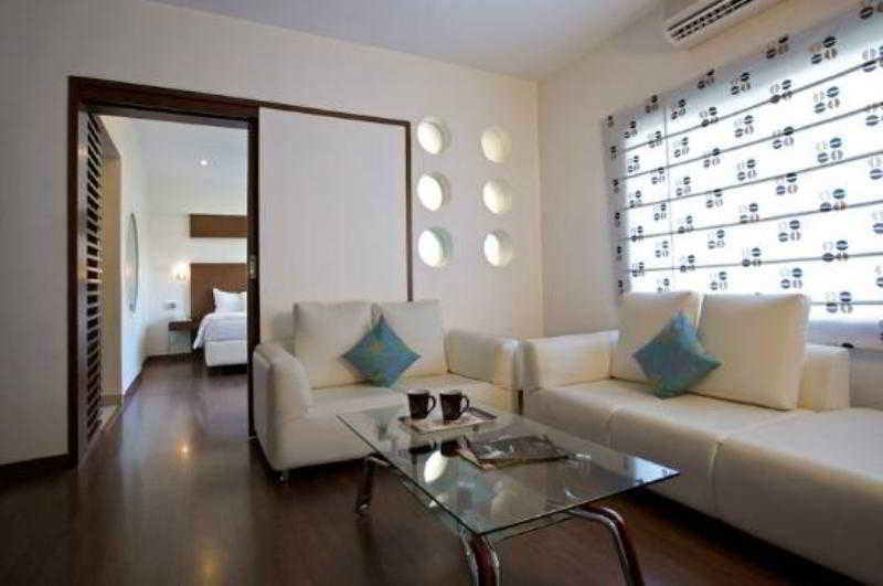 Oyster Suites Hyderabad Exterior photo