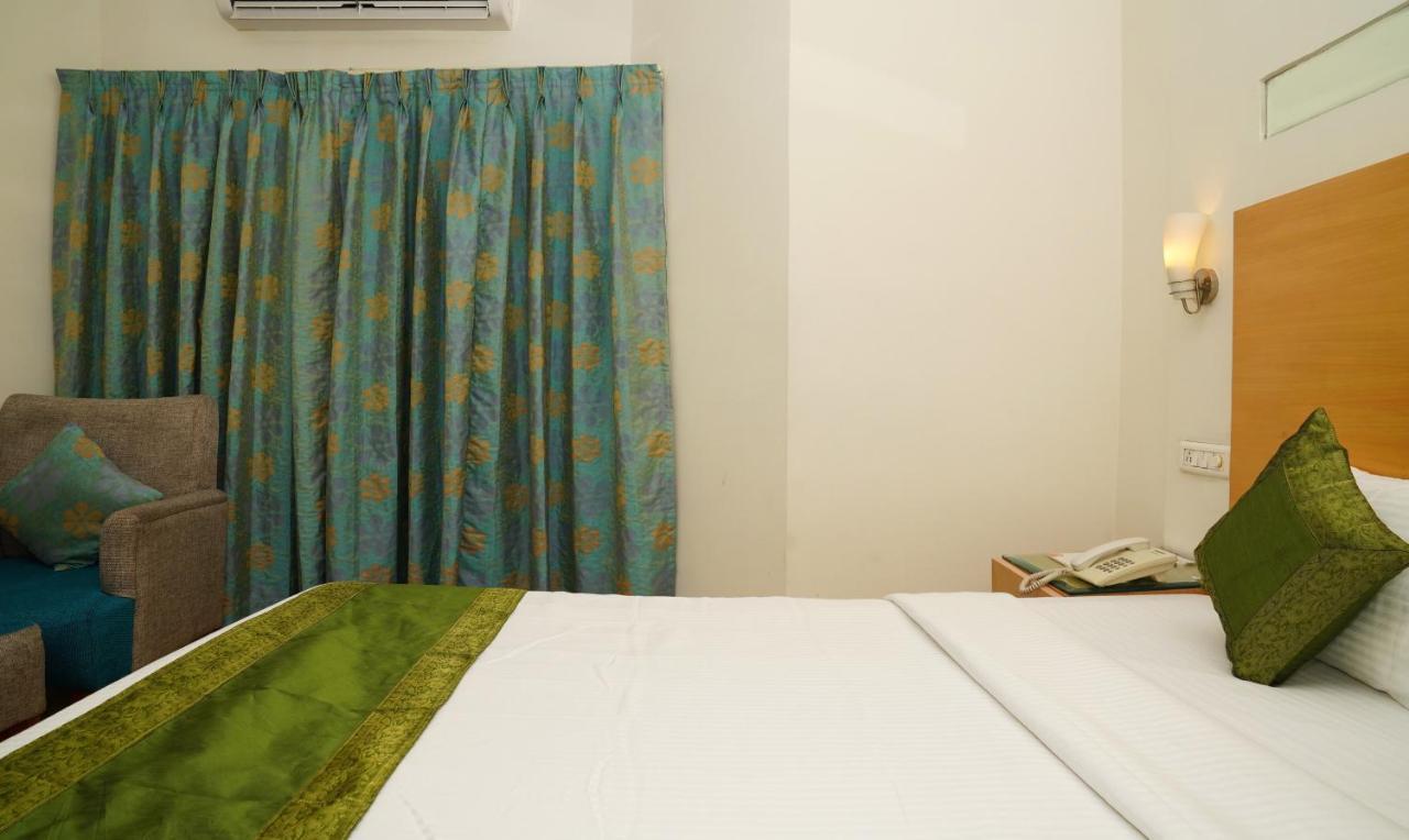 Oyster Suites Hyderabad Exterior photo